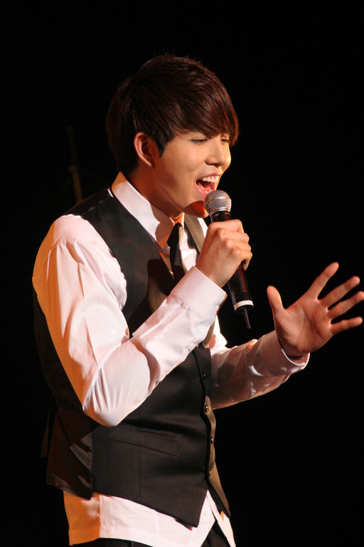 とても大きなお体とはうらはらの可愛らしい笑顔がまた魅力的。