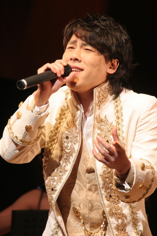 トリを飾るのは「美しい日々」主題歌で言わずと知れた、Zeroさん