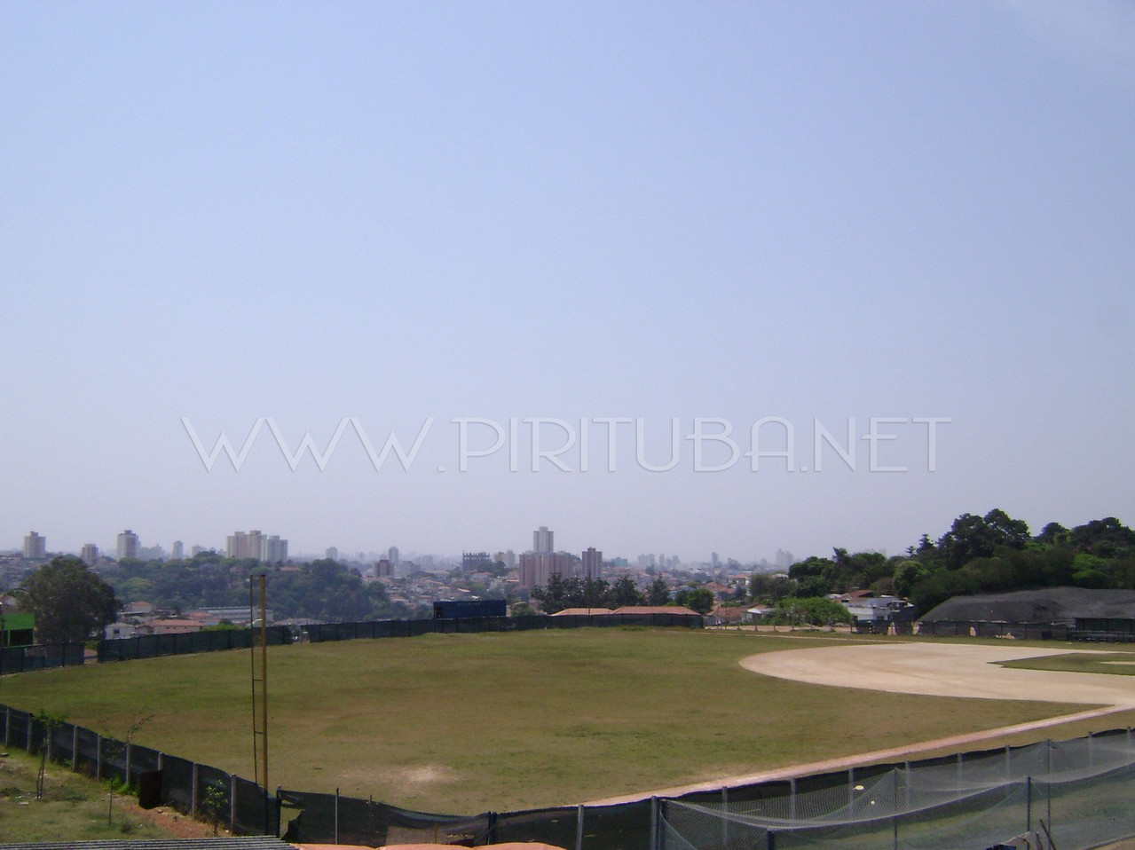 Antigo campo no Espaço 951 (2007)