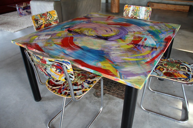 Table - 130 x 122 cm