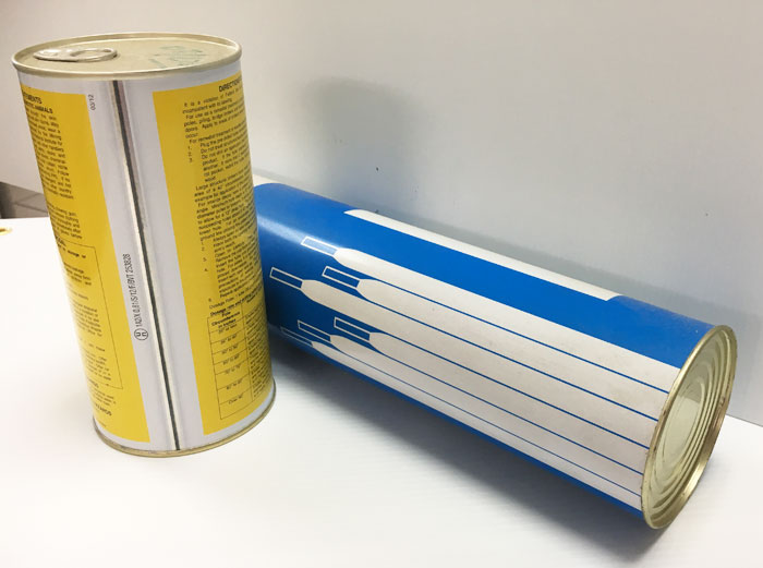 boîte composite avec des pièces mécaniques