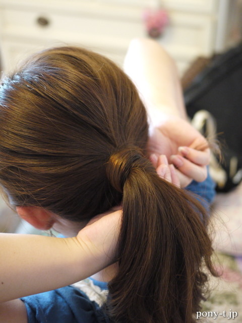 ポニーテール ゴムを隠す方法 17