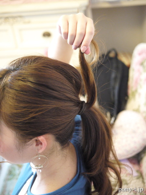 ポニーテール ゴムを隠す方法 14