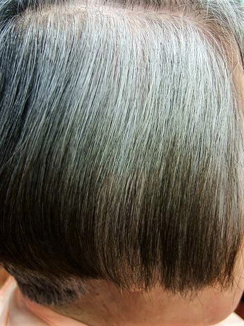 白髪染め止めた