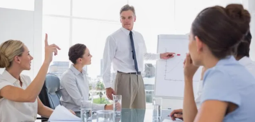 Tipp 4: Nachfragen Wenn Sie bewusst oder unbewusst etwas wahrnehmen, was Sie gerade in diesem Moment nicht zuordnen können, was für Sie nicht klar und eindeutig ist, fragen Sie nach, um so Missverständnissen, Vorurteilen und eventuellen Konflikten vorzube