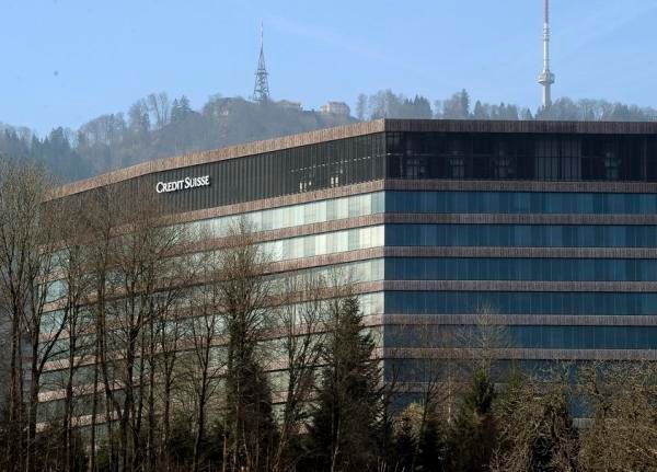 Und die Credit Suisse will im Rahmen der Konzernumstrukturierung 1600 Stellen in der Schweiz abbauen. Bild: Keystone/Steffen Schmidt