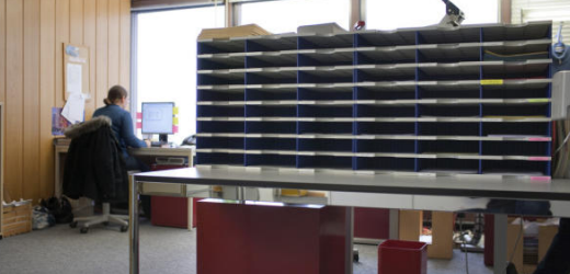 Gemessen am Angebot verzeichnen Stellen in der öffentlichen Verwaltung oder im Bildungswesen besonders viele Klicks.