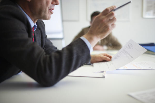 Eine Karriere muss nicht immer linear verlaufen. Eine Alternative ist die Bogen-Karriere, wo nach dem Karrierehöhepunkt Kompetenzen nach und nach wieder abgegeben werden. Bild: Keystone/Gaetan Bally