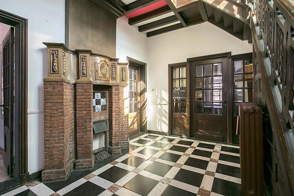 Hal in Engelse stijl.