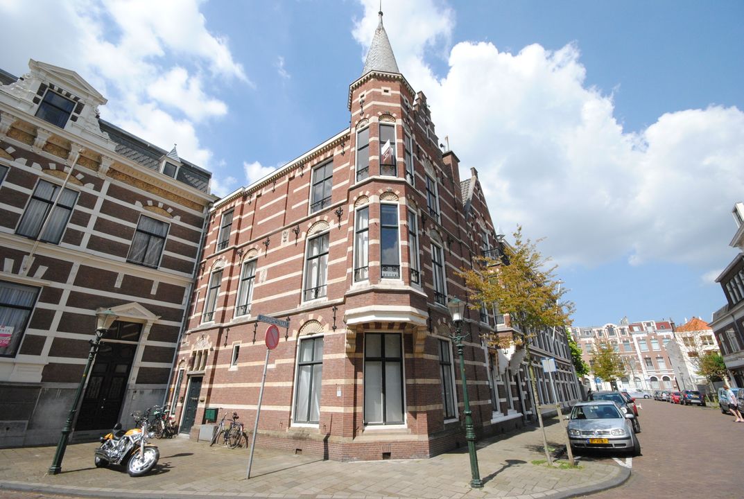 Straatbeeld Surinamestraat.