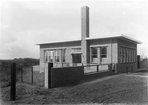 Foto, genomen kort na de oplevering van het laboratorium, 1937.