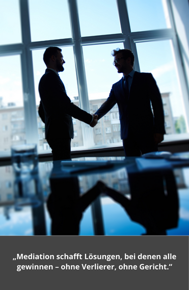Zwei Männer, Handschlag nach Mediation