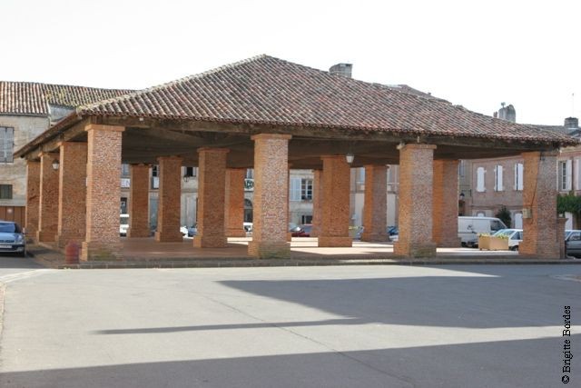 Halle aux seize piliers