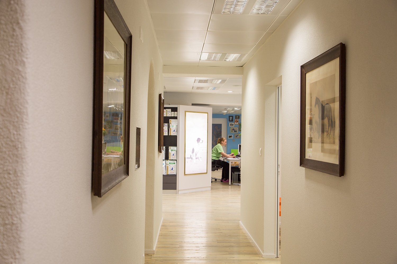 In unseren zwei neu eingerichteten Behandlungszimmern...