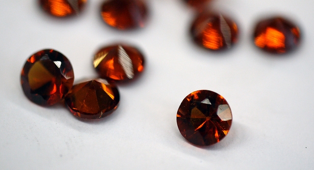 Гомед/гамет/гессонит - основной камень Раху 