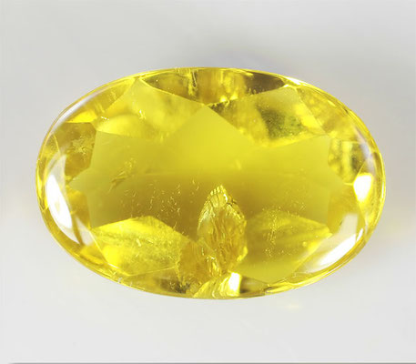 Желтый турмалин