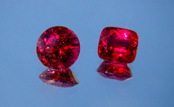 Красный турмалин (рубеллит)