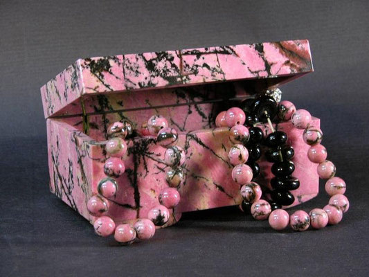 Родохризолит