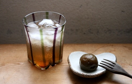 梅の甘露煮　／　雲形小皿