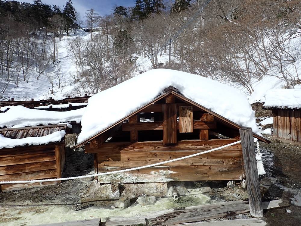 源泉のお湯の取り口