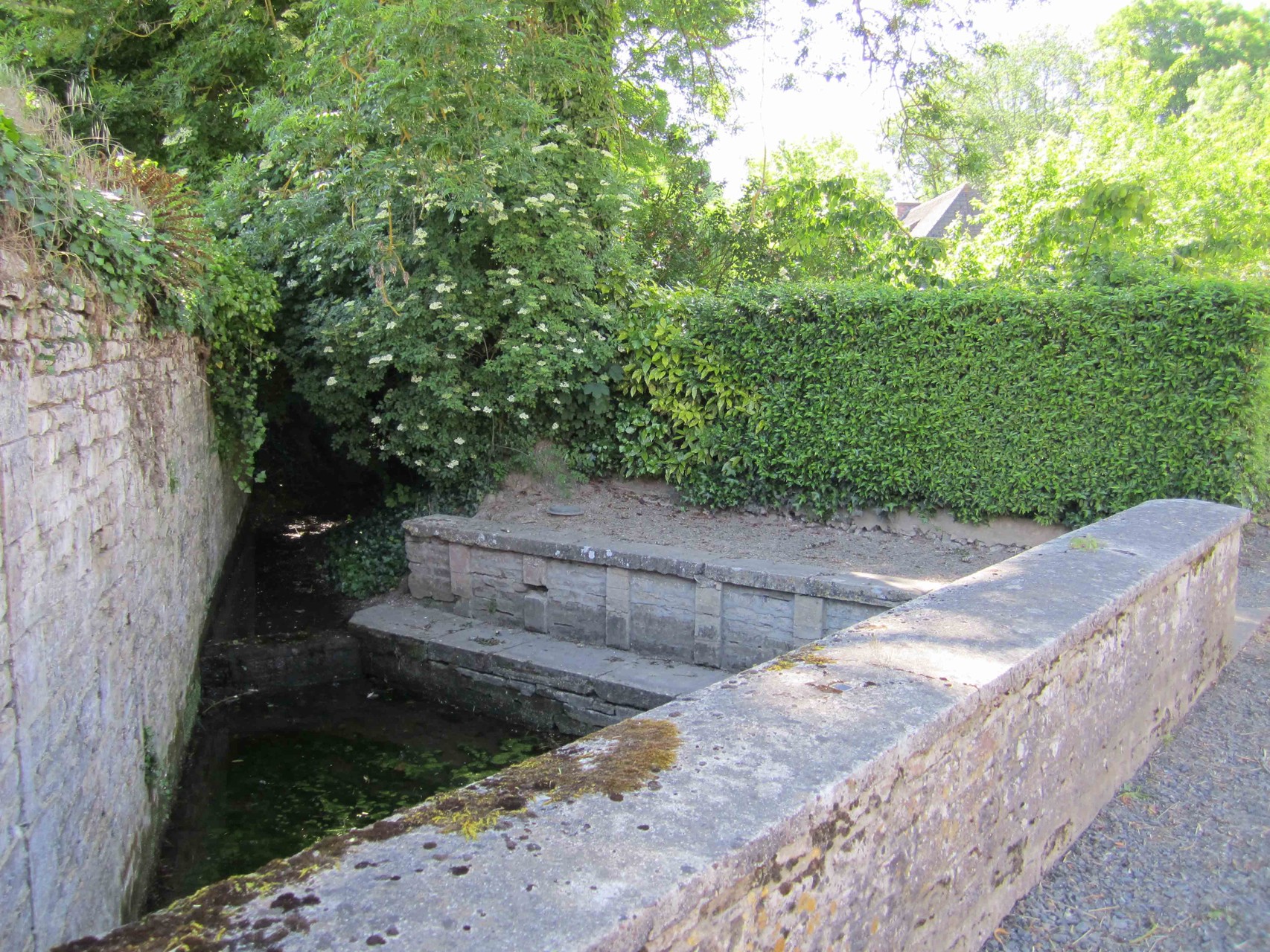 Lavoir (rue du Douet de la Gronde)