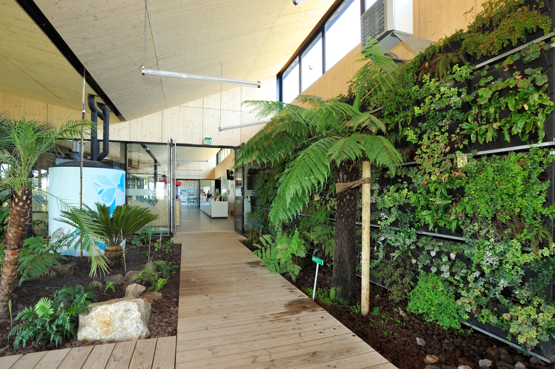 Aquaterra la Maison de l’environnement par Richard Soberka