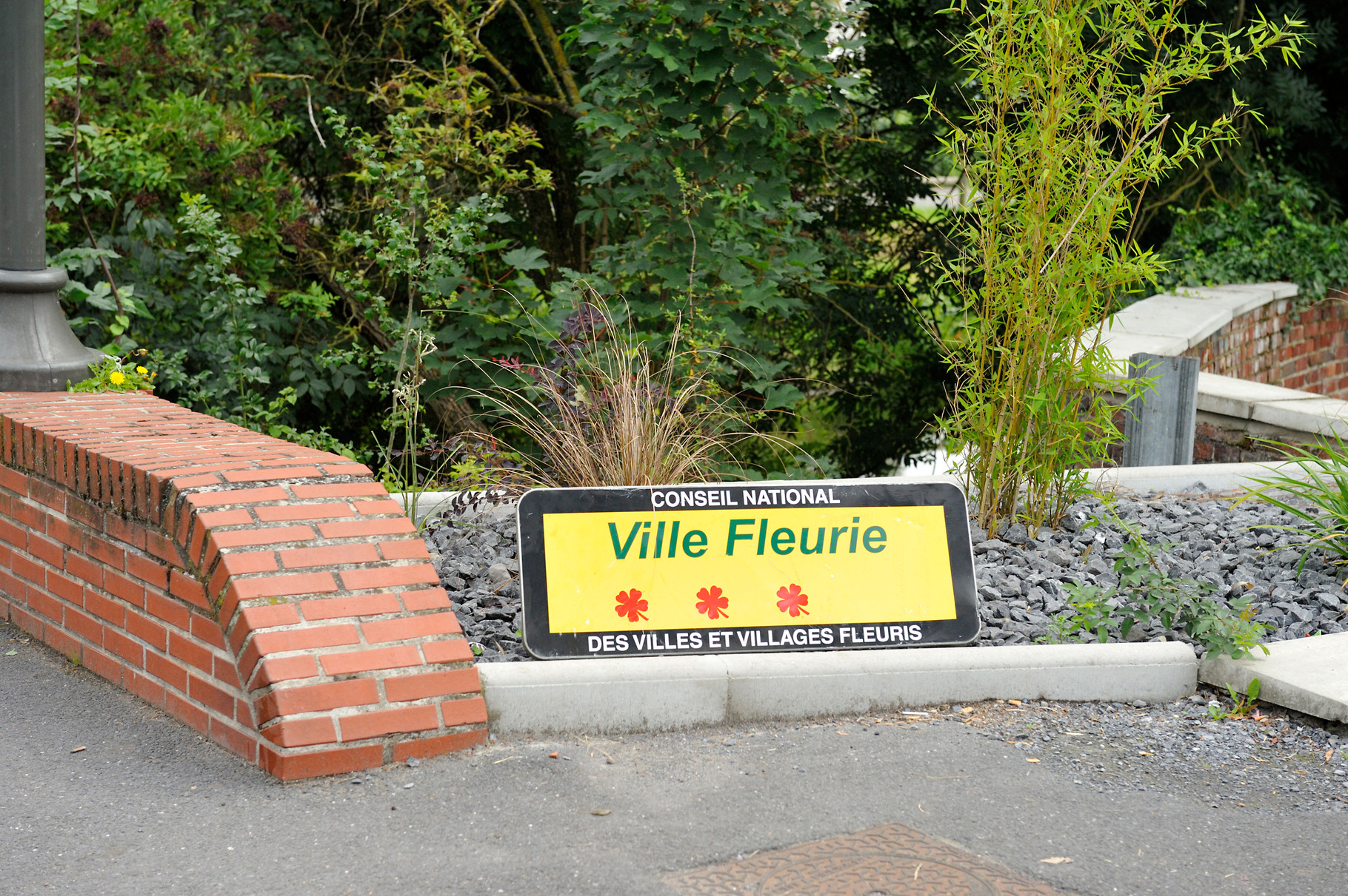 Panneau « Villes et Villages Fleuris » de Vieux-Condé, ville « 3 Fleurs » par Richard Soberka