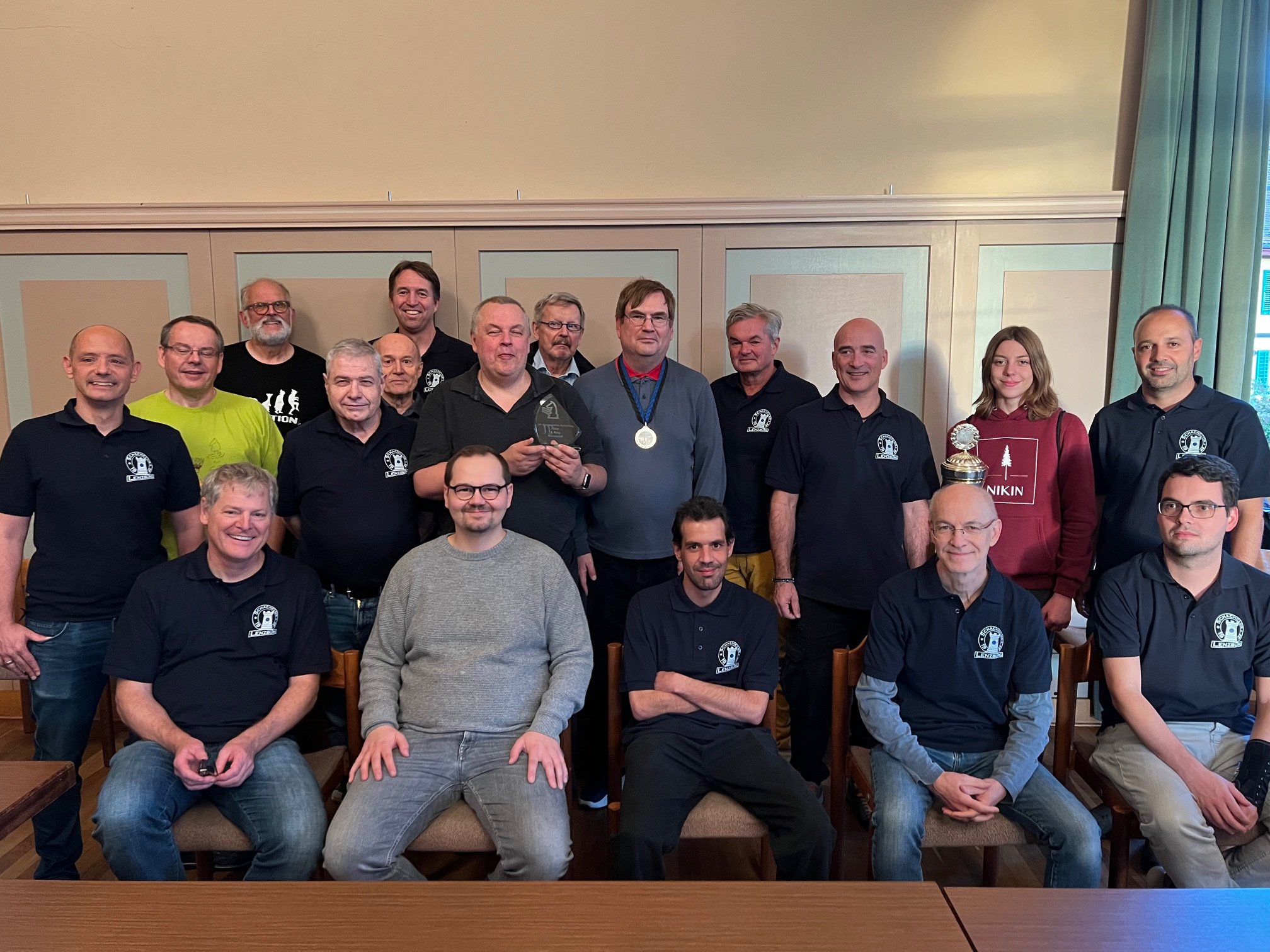 Teile des Teams Lenzburg Spieler wie Helfer.