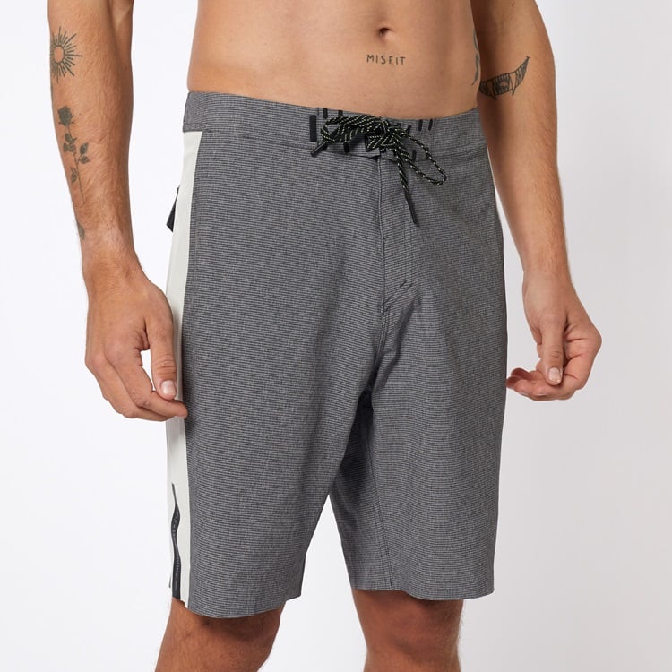 Mystic Empire High Performance Boardshort Black im SALE bei WindSucht