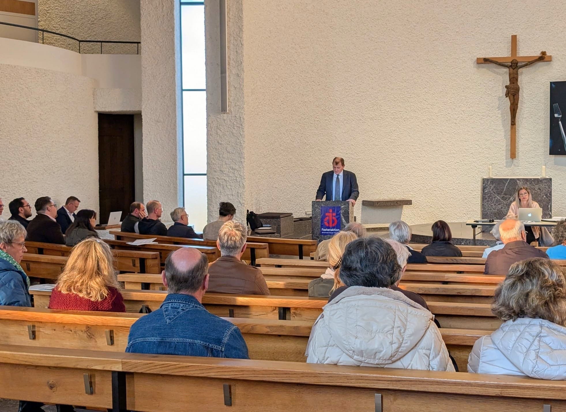 Thal und Rheineck prüfen eine Fusion der Kirchgemeinde-VerwaltungenKirchbürgerversammlung 2025