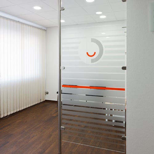 Design und Herstellung des Patientenwartebereichs einer Zahnarztpraxis (Design: Linden | Boje)