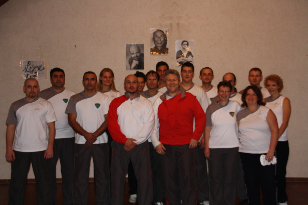 Gratulation an alle Prüflinge nach 6 Stunden Lehrgang !