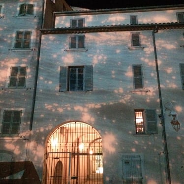 Place de l'Equerre et la rue des Arts/ Toulon