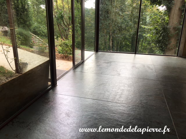 Hôtel Le Donjon - Etretrat - dallage en ardoise multicolore - le Monde de la Pierre