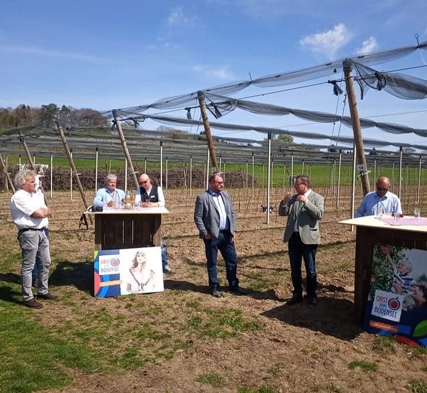 Baumpflanzung zum Start des Projekts „Nachhaltige Produktion“ Echt Bodenseeapfel“