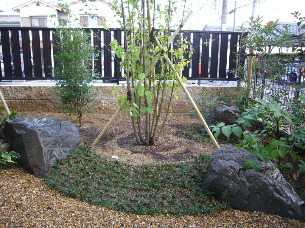 香芝市Ｍ様邸造園工事　施工事例　石工事　植栽　ウッドデッキ