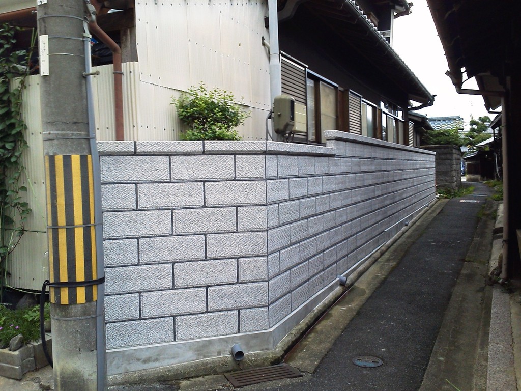 外構工事　施工事例　大谷石風ブロック　奈良県北葛城郡広陵町