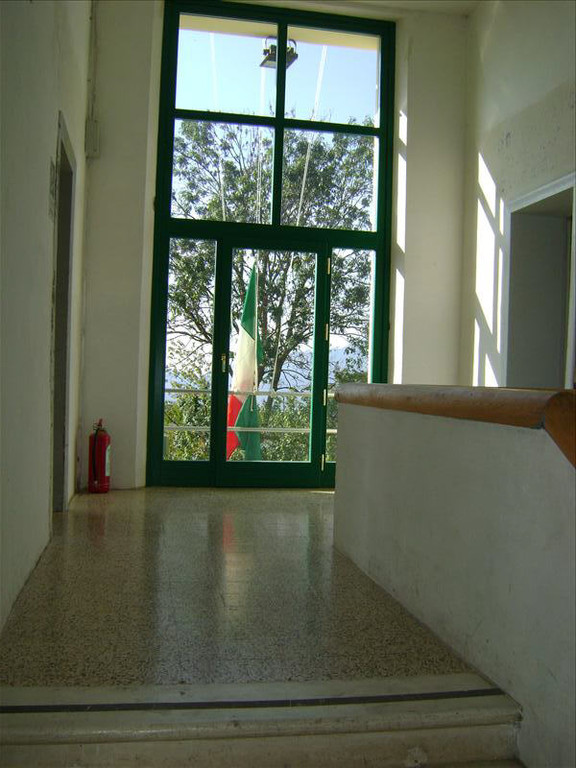 Androne scala con balcone