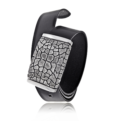 Schwarzer Ledergürtel mit Sahara-Schnalle. Männerschmuck kaufen in Zürich bei der Goldschmiede OBSESSION.