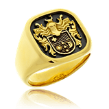 Wappenring in Gelbgold mit persönlichen Familienwappen. Herrenschmuck kaufen in Zürich bei der Goldschmiede OBSESSION.