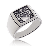 Ein klassischer Wappenring aus Weißgold, individuell angefertigt nach Kundenwunsch von der Goldschmiede Obsession 