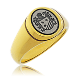 Klassischer Siegelring in Gelbgold mit persönlichem Siegel. Herrenschmuck kaufen in Zürich bei der Goldschmiede OBSESSION.