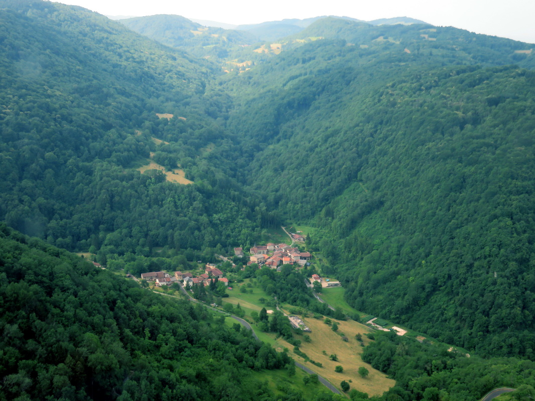 Le cadre verdoyant de St Jérôme vu du ciel.