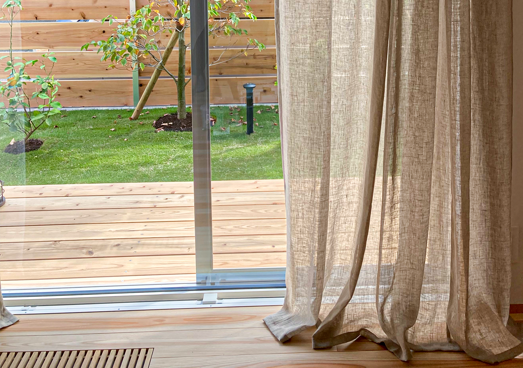 ブレイクスタイル｜天然素材｜リネンカーテン｜