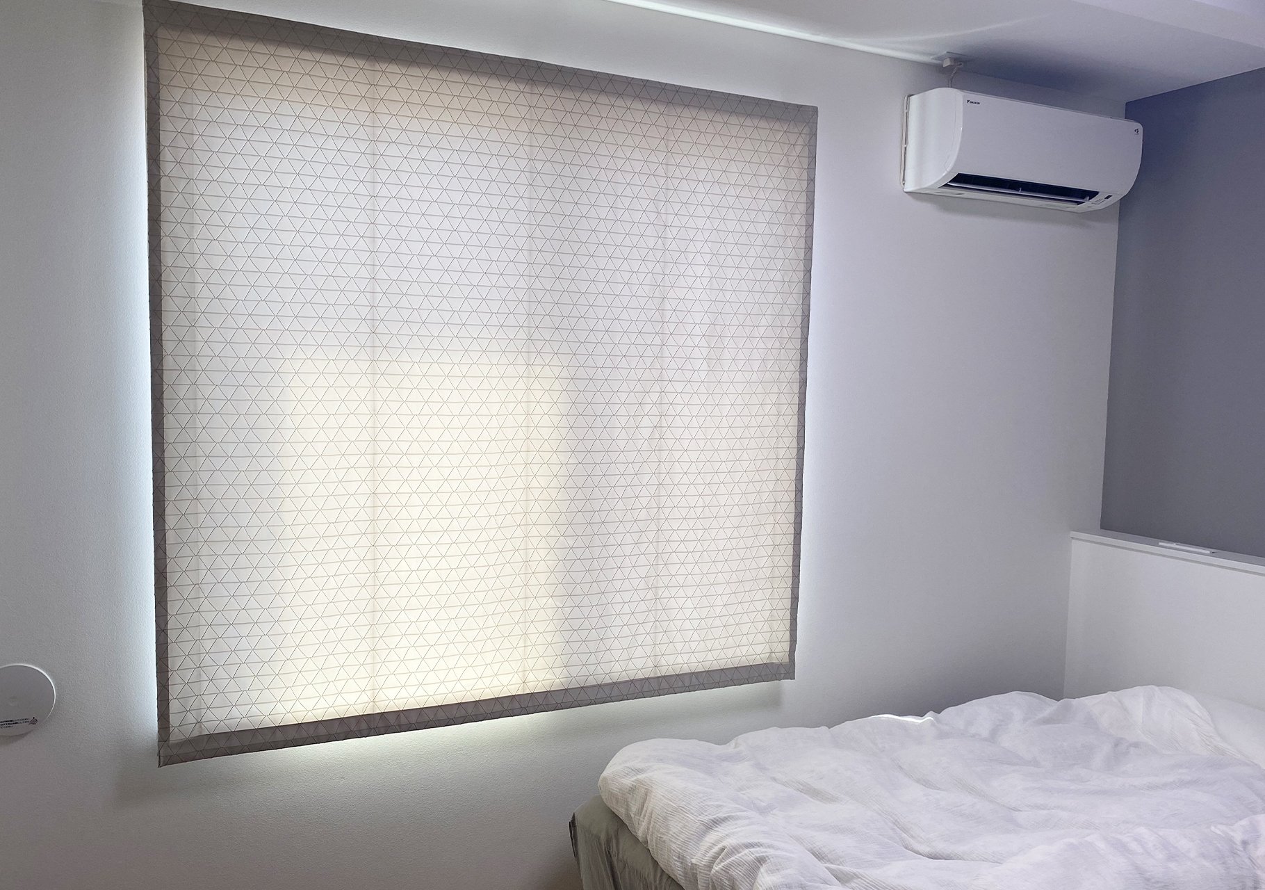 寝室に、海外ホテルのような静けさを