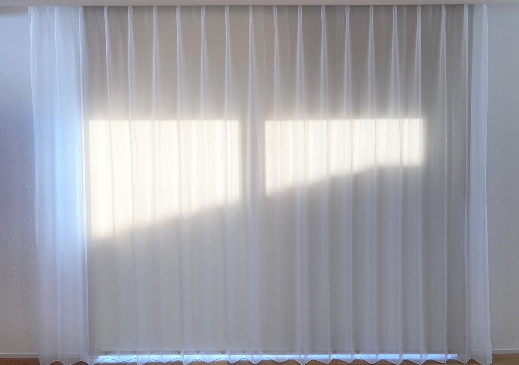 ロールスクリーンとレースカーテンの併用