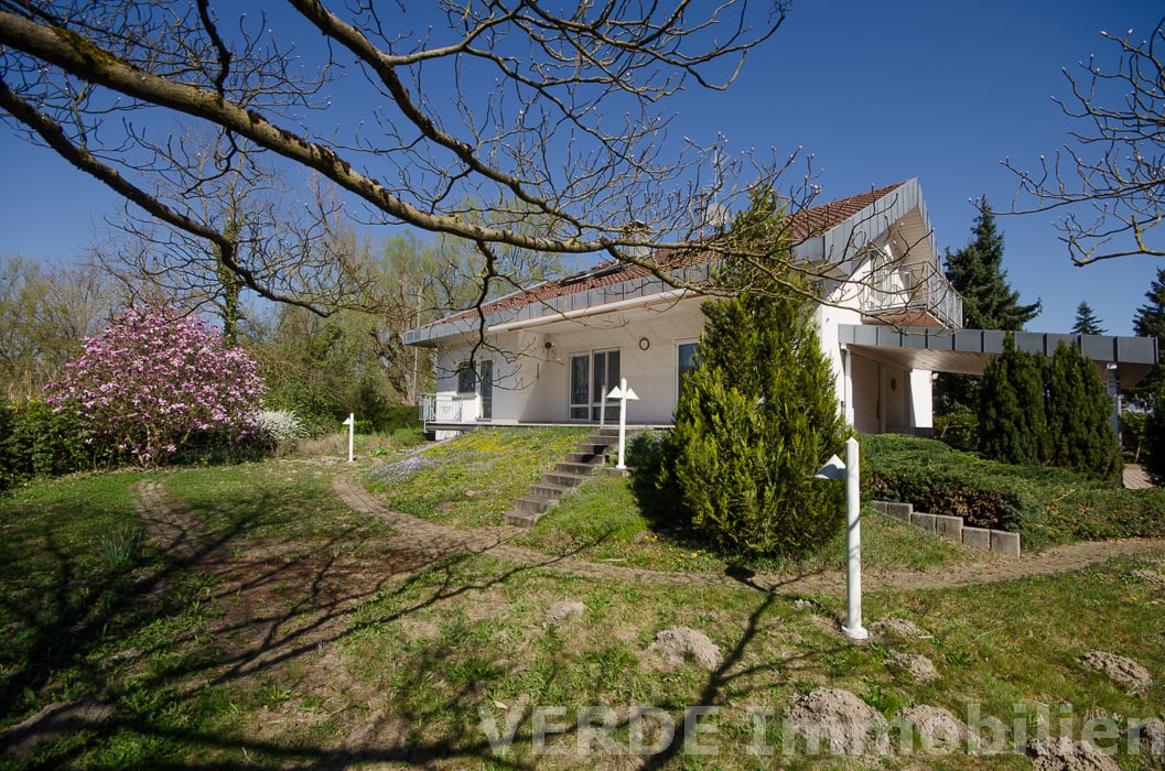 Einfamilienhaus mit Parkgrundstück bei Rastatt (Verkauf)