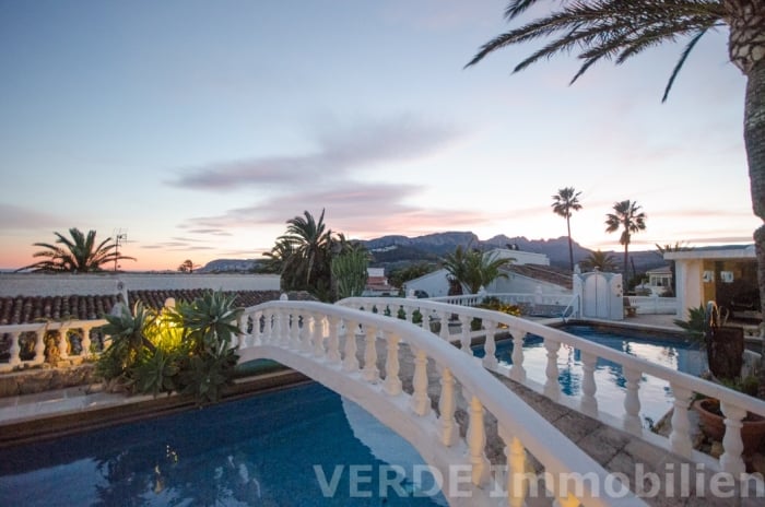 Abendstimmung am Pool