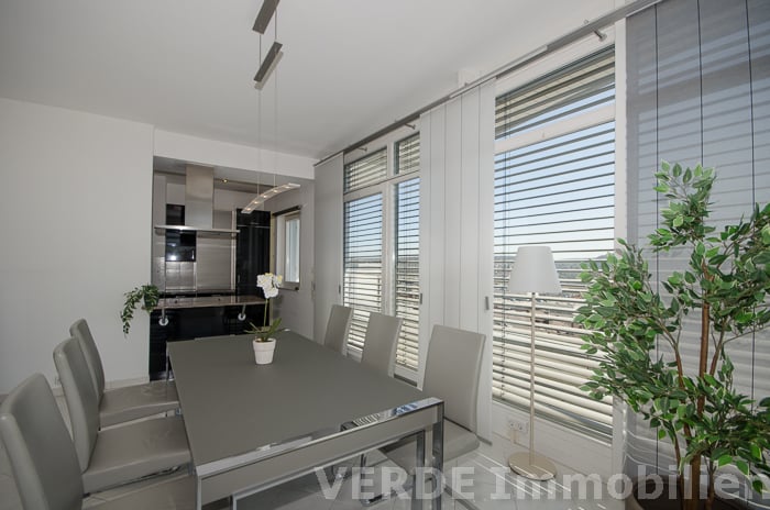 Essplatz mit offener Küche