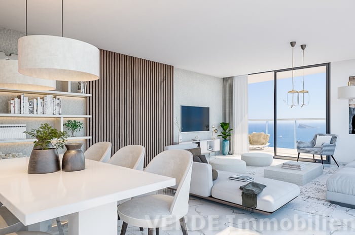 Heller Wohn-/Essbereich